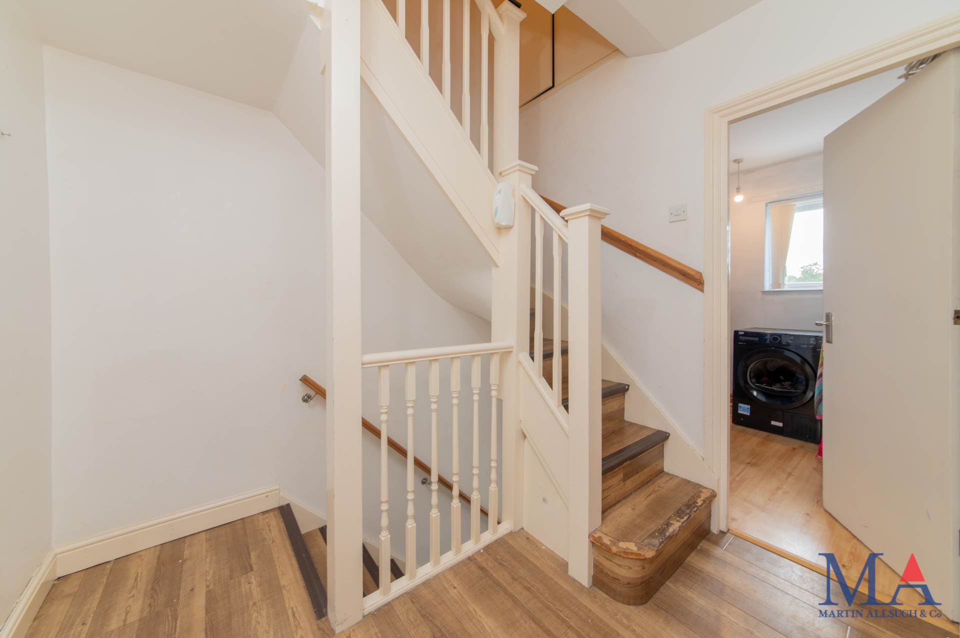 Theobald Street, Borehamwood, Image 27