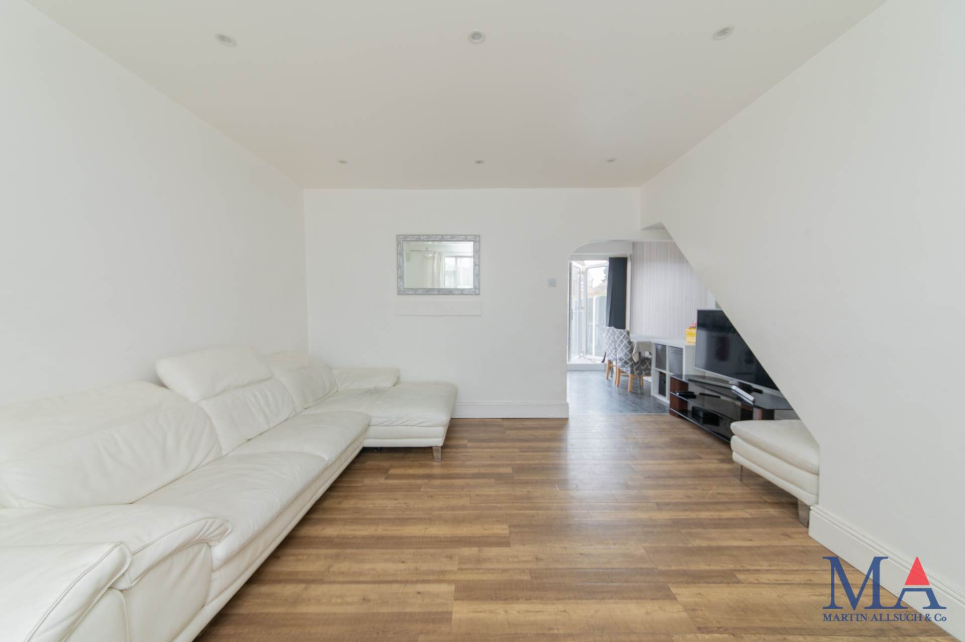 Theobald Street, Borehamwood, Image 4