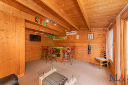 Theobald Street, Borehamwood, Image 13