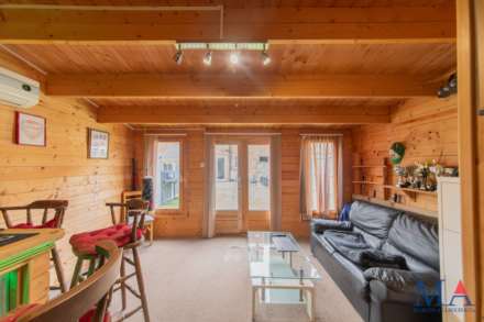 Theobald Street, Borehamwood, Image 15