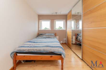 Theobald Street, Borehamwood, Image 21