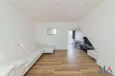 Theobald Street, Borehamwood, Image 4