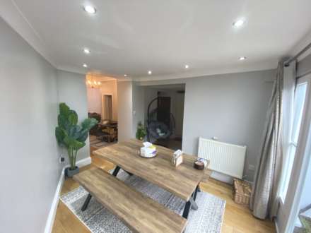 Parkhurst Road, London, Image 5