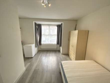 Leavesden Road, Watford, Image 2