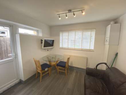 Leavesden Road, Watford, Image 5