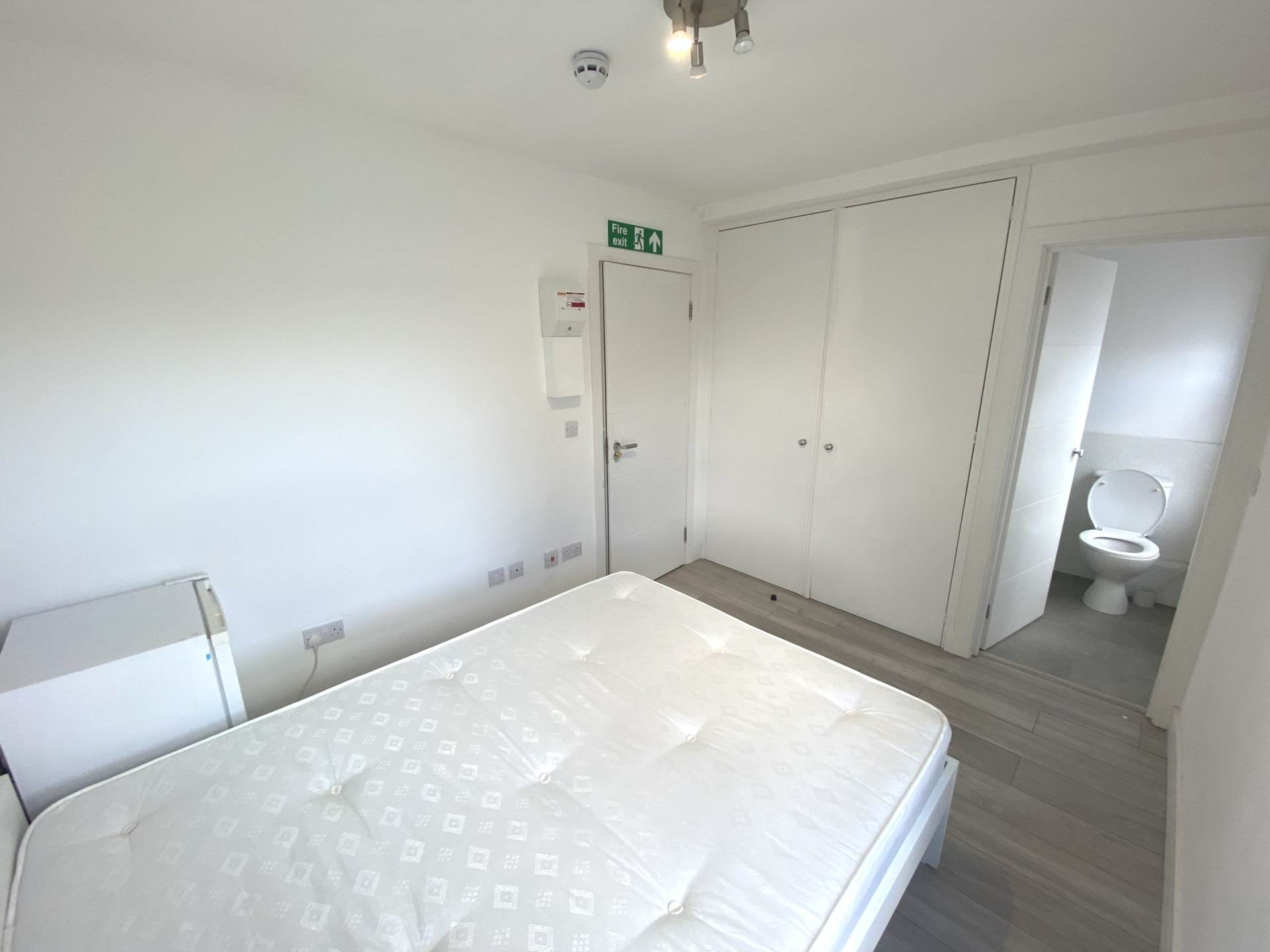 Leavesden Road, Watford, Image 2