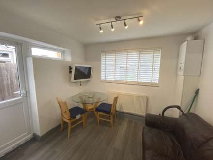 Leavesden Road, Watford, Image 5