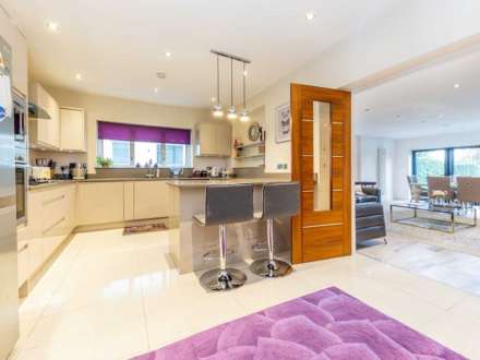 Little Bushey Lane, Bushey, Image 3