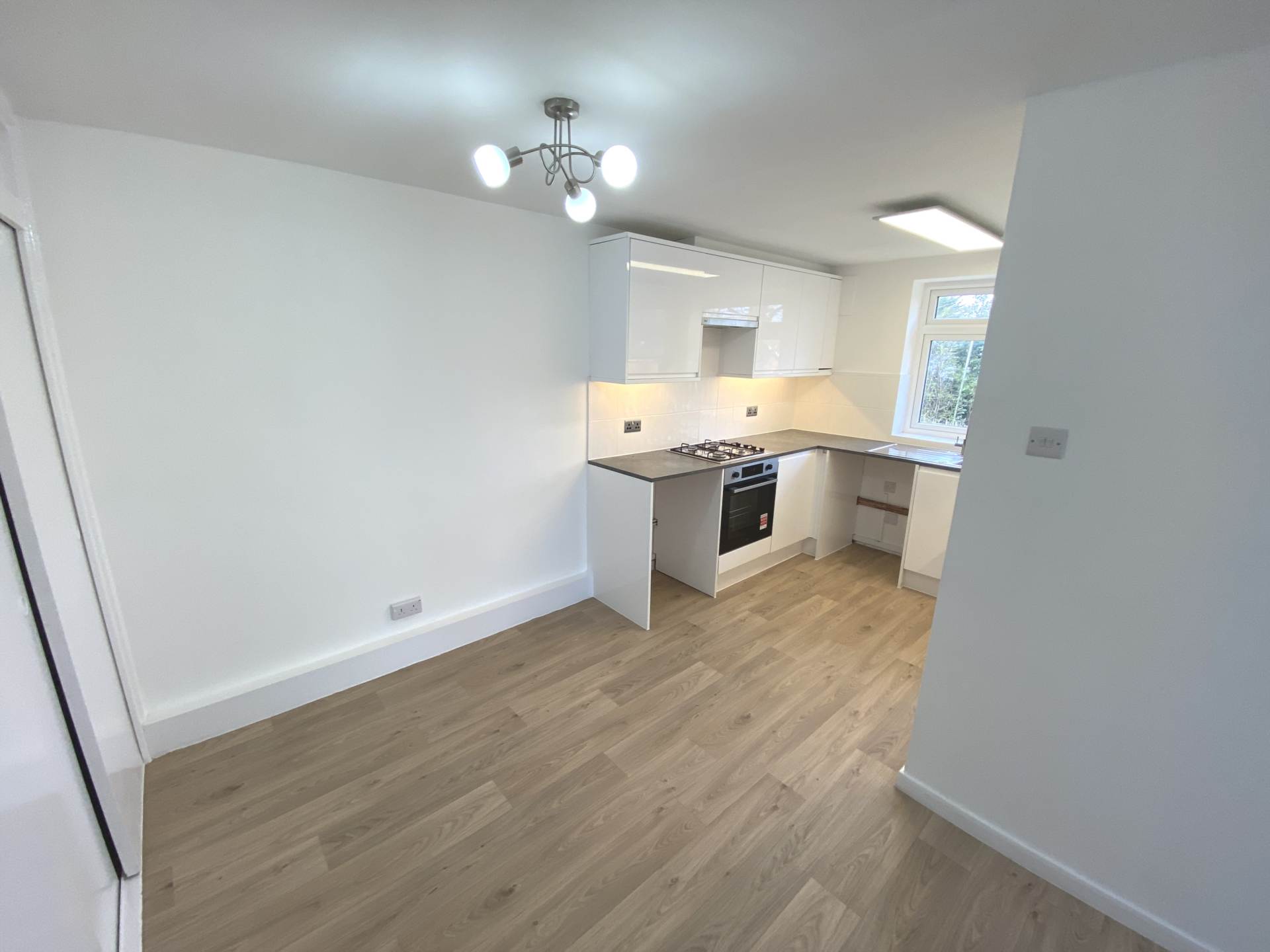 Red Road, Borehamwood, Image 7