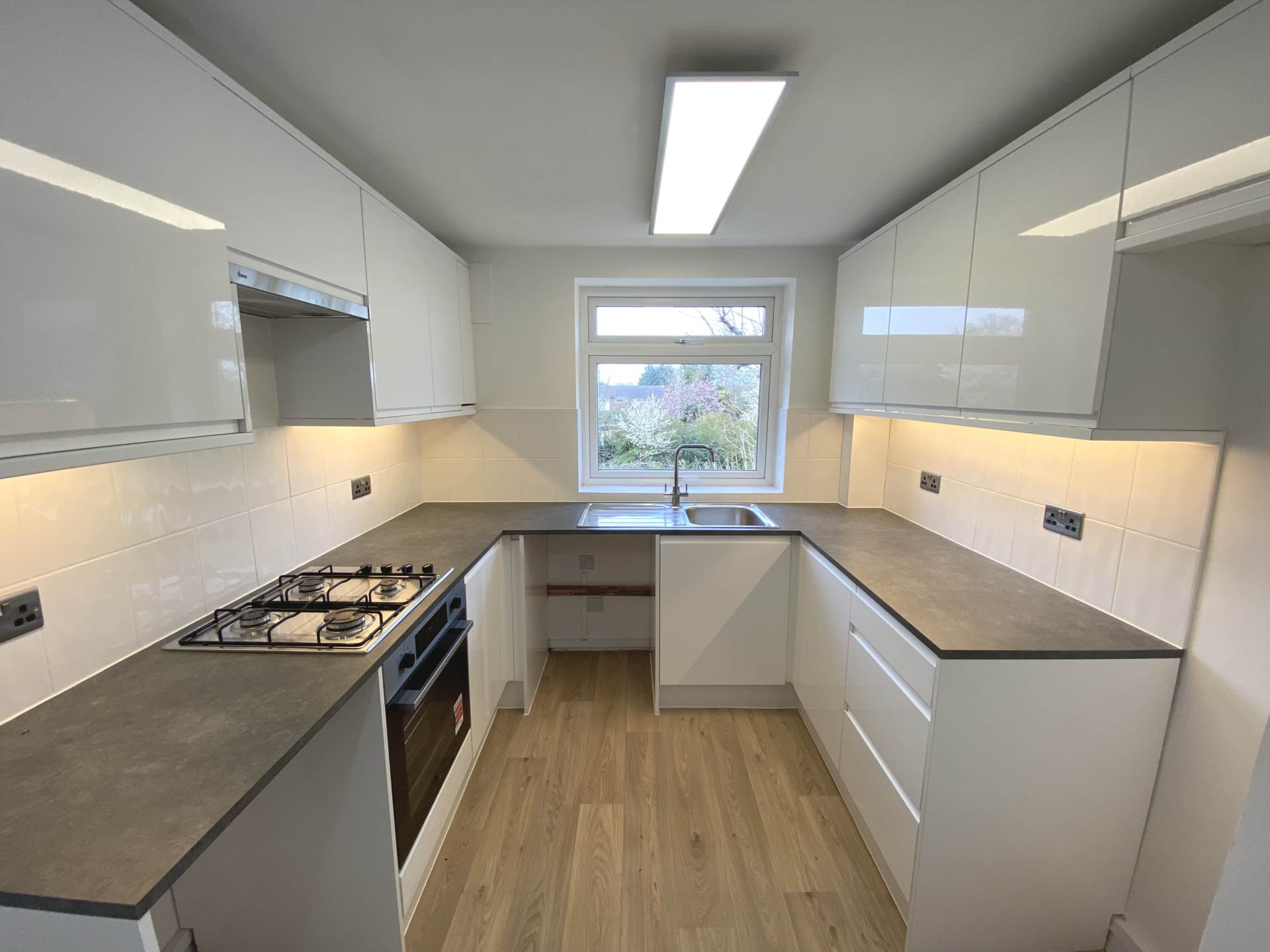 Red Road, Borehamwood, Image 8