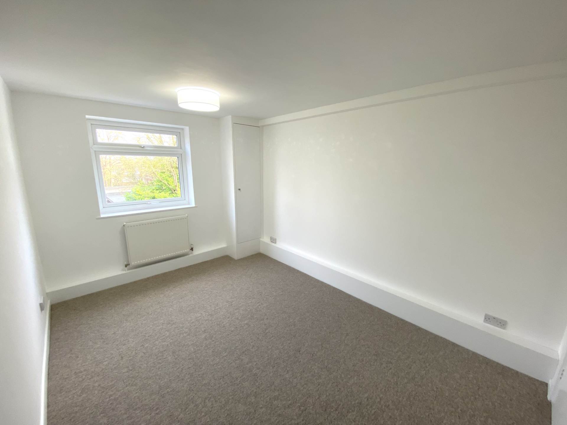 Red Road, Borehamwood, Image 9