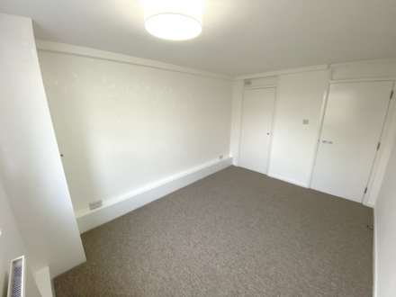 Red Road, Borehamwood, Image 10