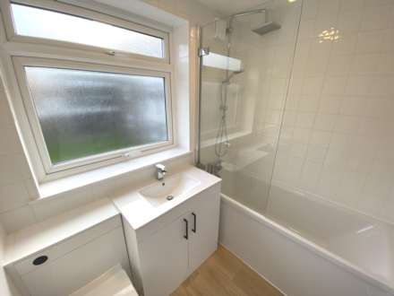 Red Road, Borehamwood, Image 13