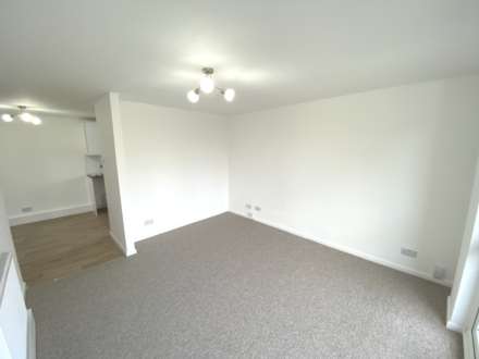 Red Road, Borehamwood, Image 3