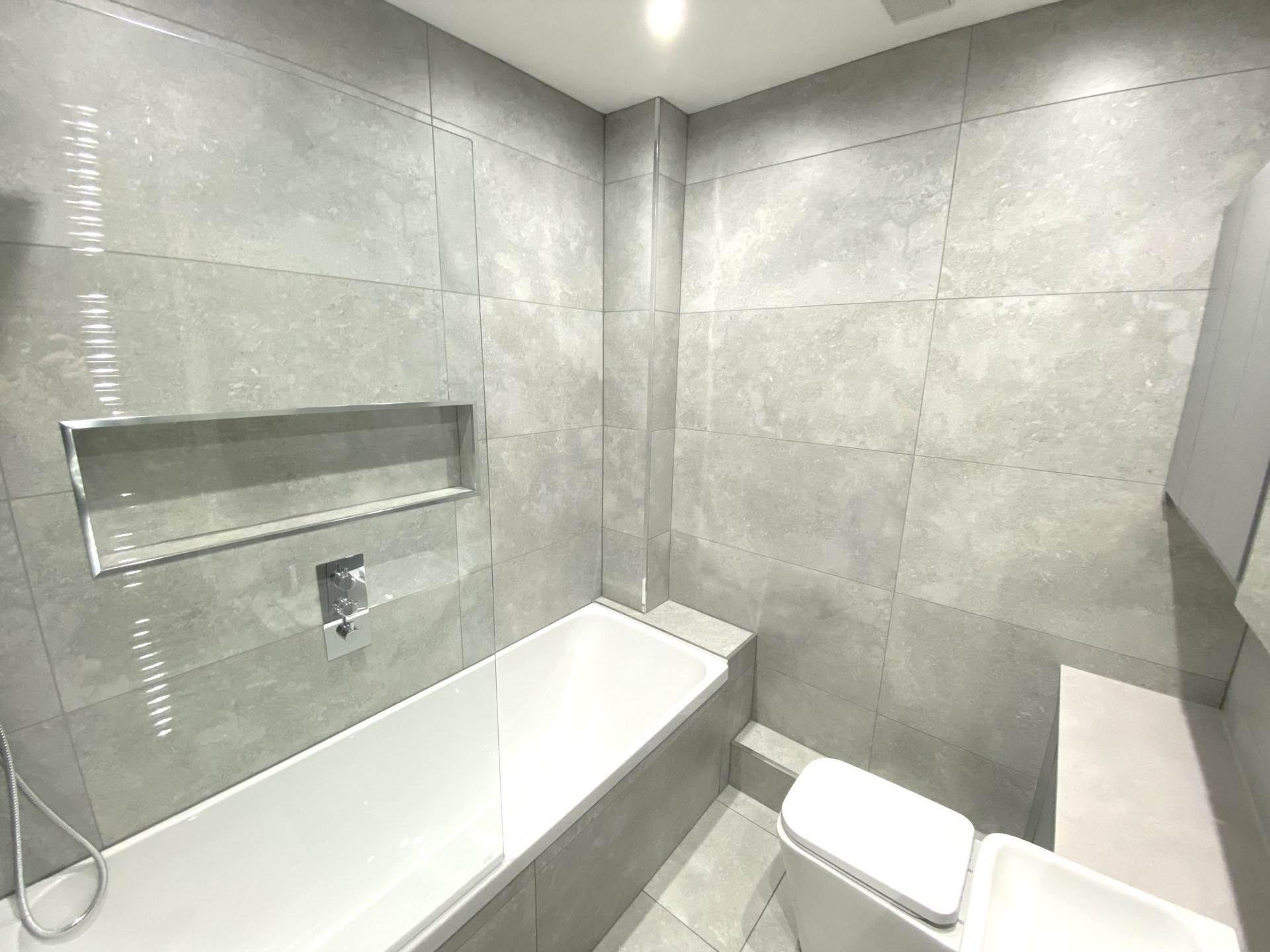 Guildown Avenue, London, Image 20