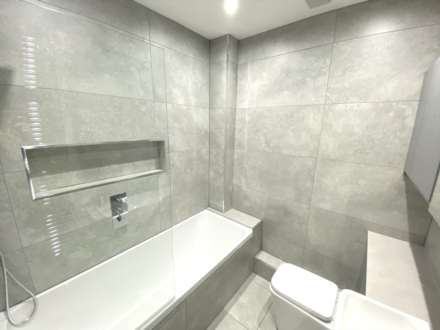 Guildown Avenue, London, Image 20