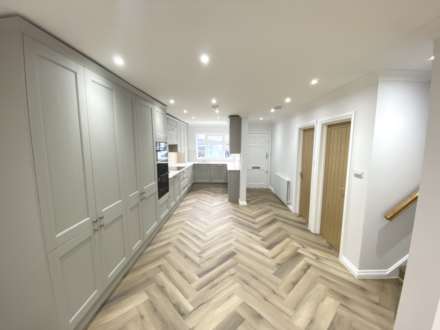 Guildown Avenue, London, Image 3