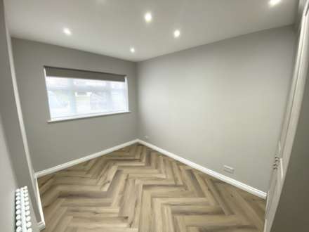 Guildown Avenue, London, Image 9