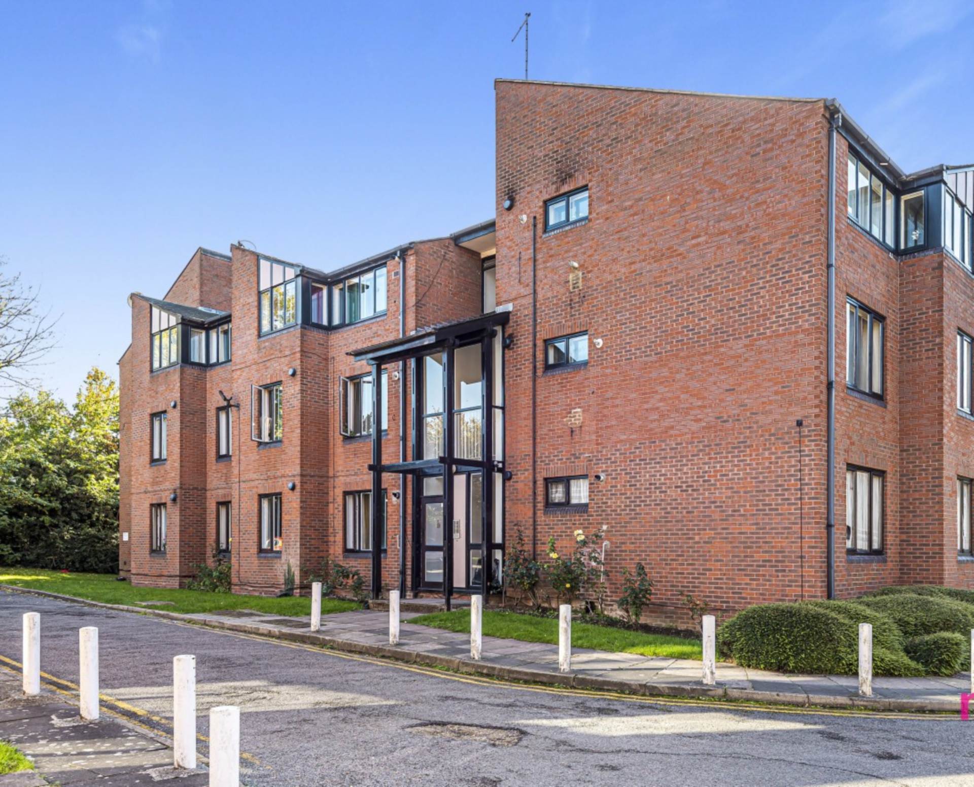 Canberra Close, London, Image 14