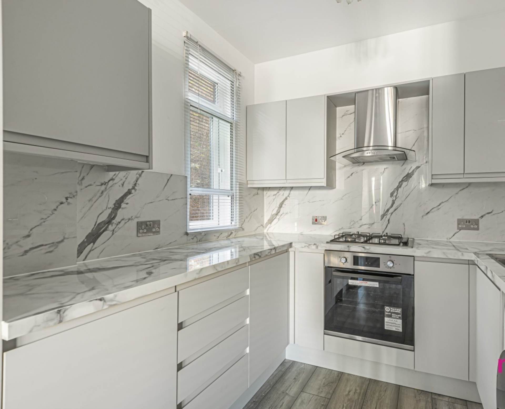 Canberra Close, London, Image 6