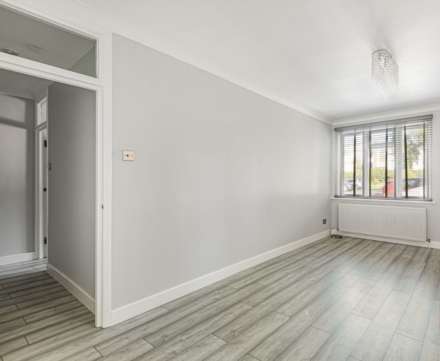 Canberra Close, London, Image 4