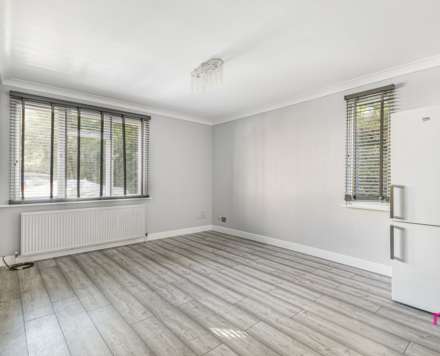 Canberra Close, London, Image 5