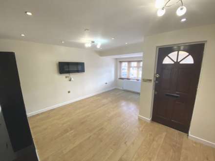 Welbeck Close, Borehamwood, Image 3