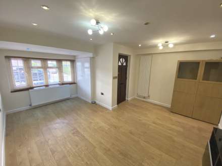 Welbeck Close, Borehamwood, Image 4