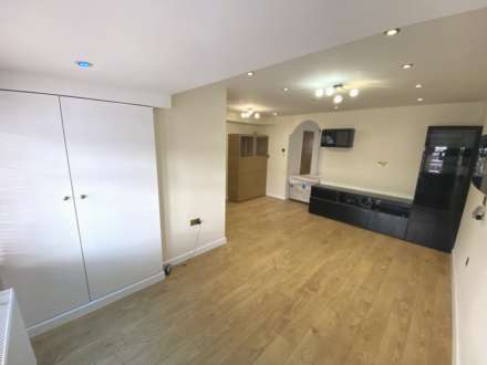 Welbeck Close, Borehamwood, Image 5