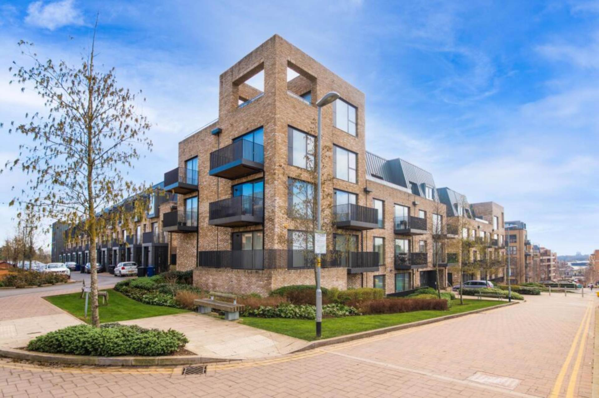Regiment Hill, London, Image 1