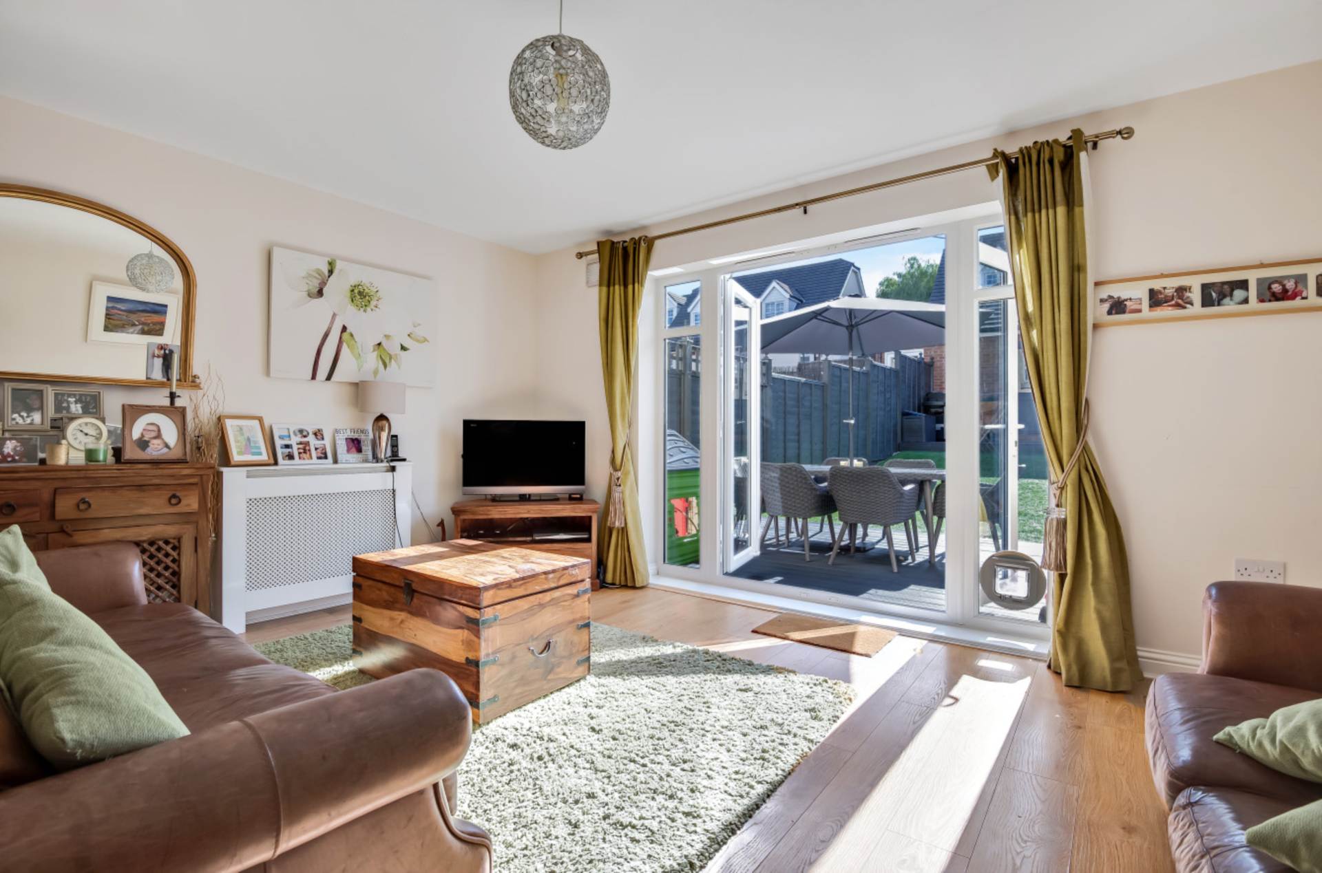 Sandringham Close, Borehamwood, Image 3