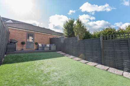 Sandringham Close, Borehamwood, Image 9