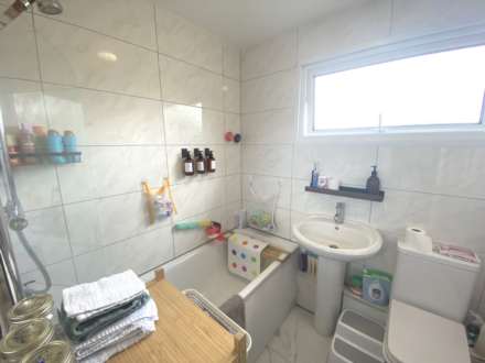 Byron Avenue, Borehamwood, Image 15