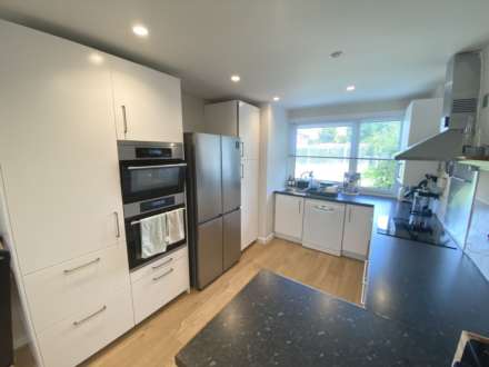 Byron Avenue, Borehamwood, Image 5