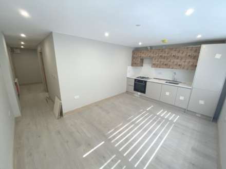 Stirling Way, Borehamwood, Image 2