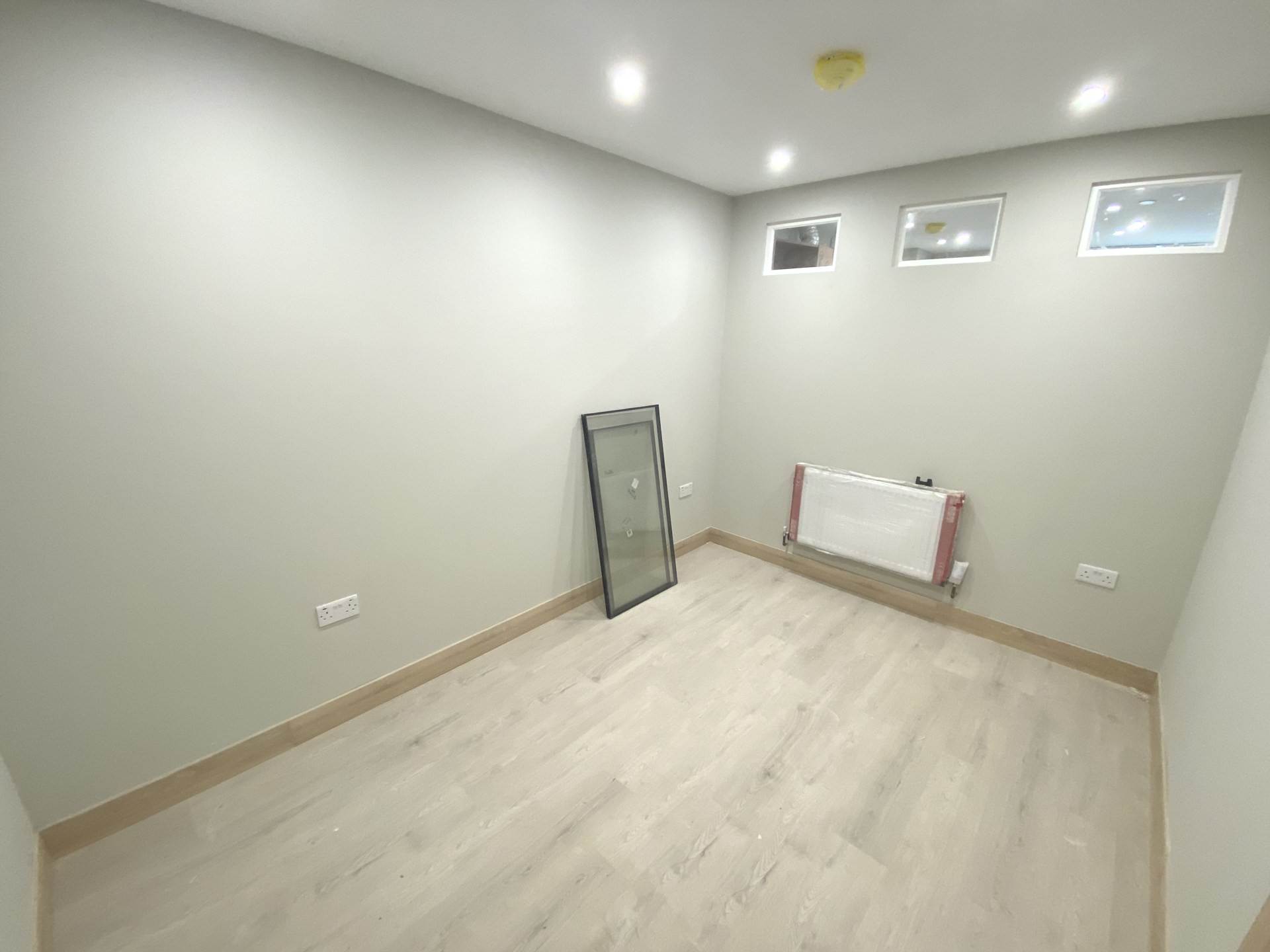 Stirling Way, Borehamwood, Image 2