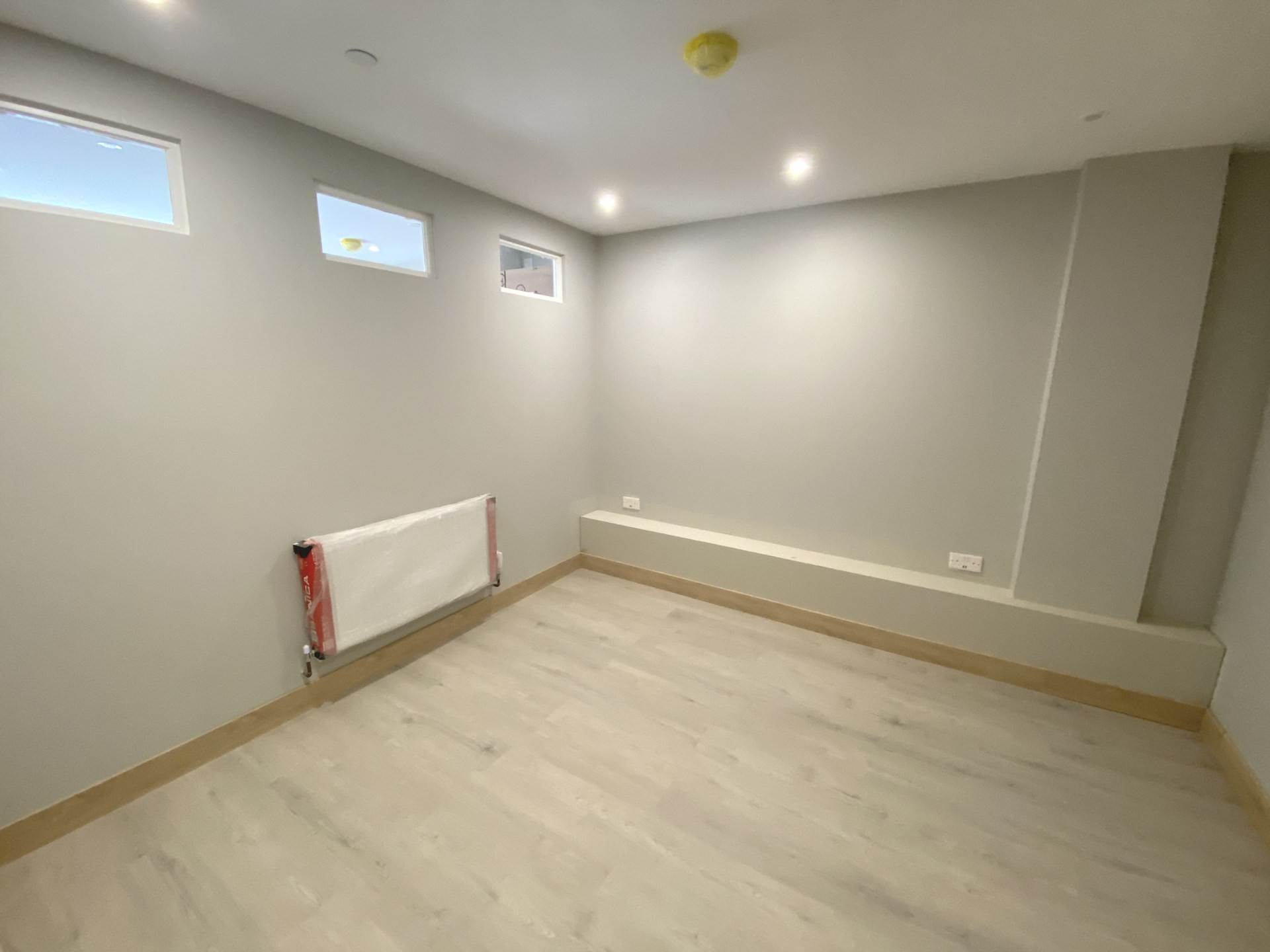 Stirling Way, Borehamwood, Image 3
