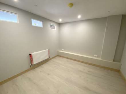 Stirling Way, Borehamwood, Image 3
