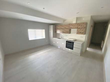 Stirling Way, Borehamwood, Image 1