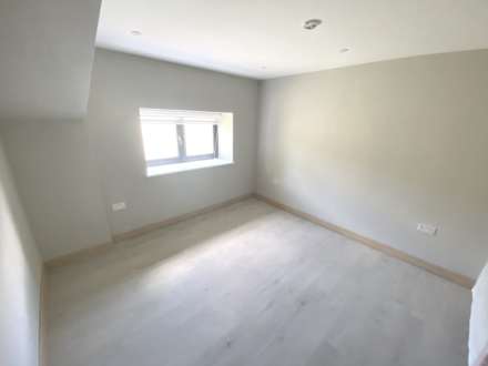 Stirling Way, Borehamwood, Image 2