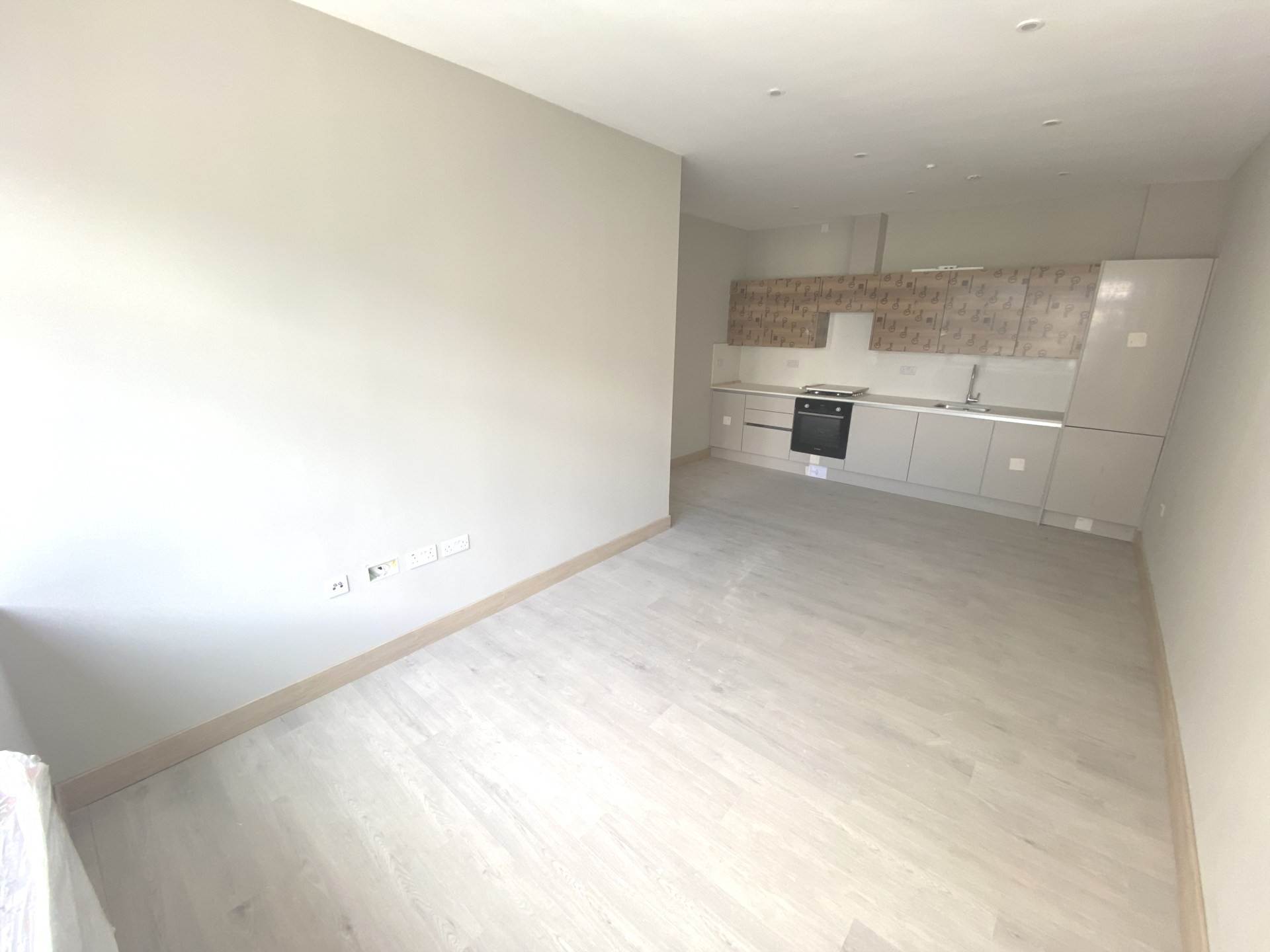 Stirling Way, Borehamwood, Image 1