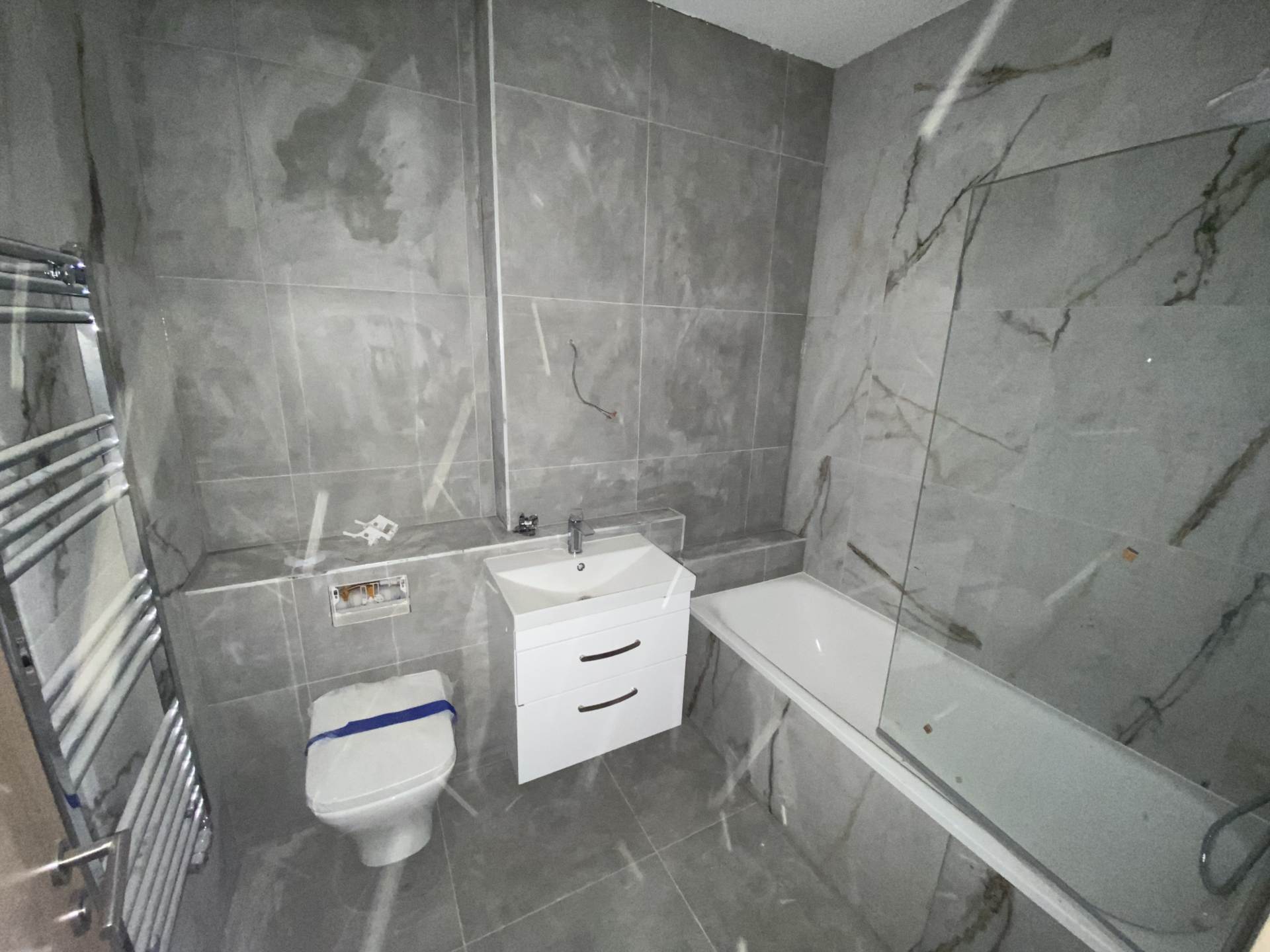 Stirling Way, Borehamwood, Image 4