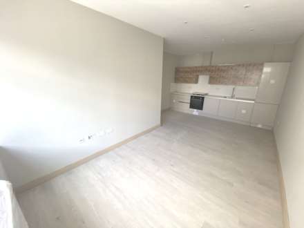 Stirling Way, Borehamwood, Image 1