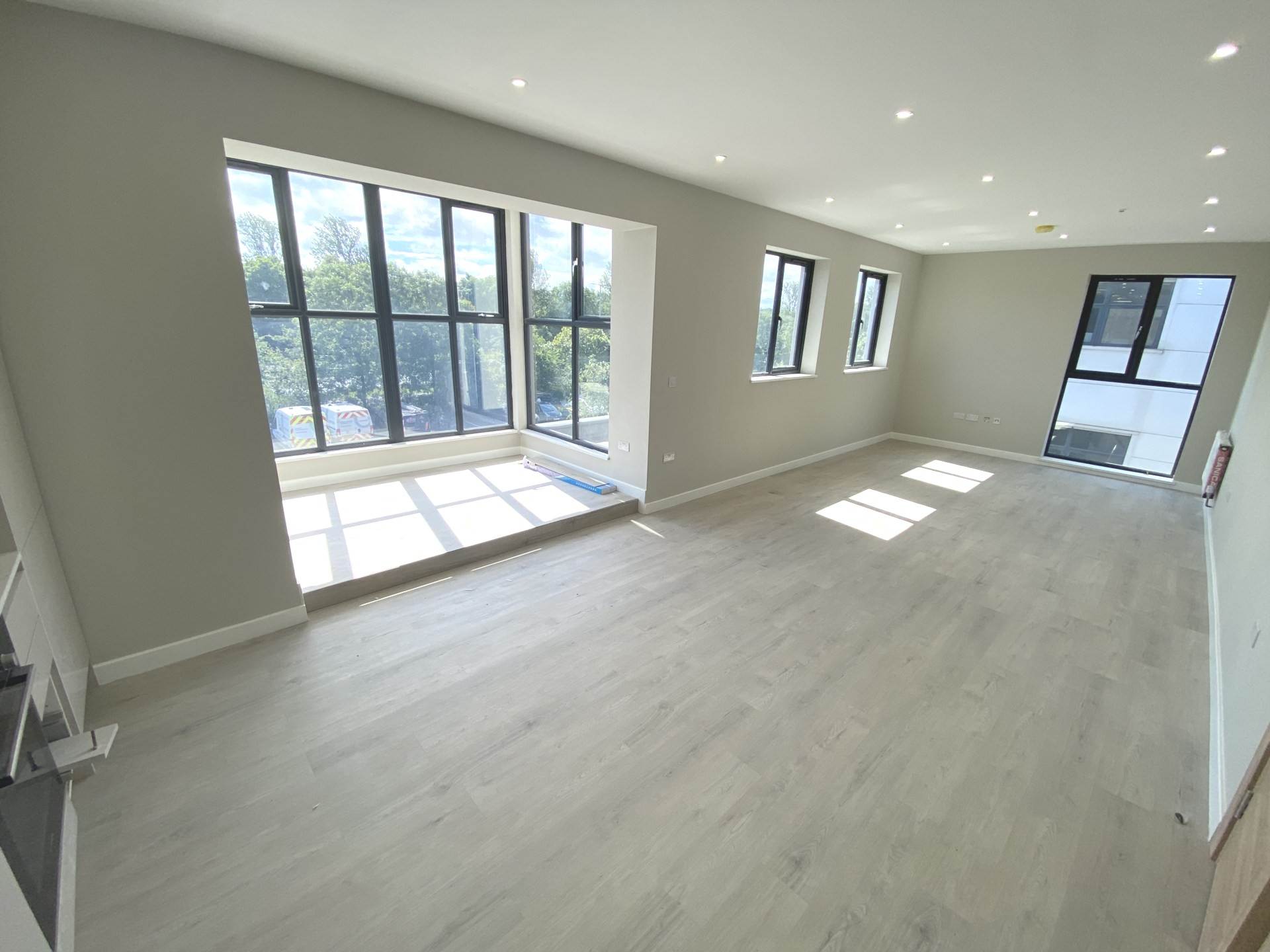 Stirling Way, Borehamwood, Image 3