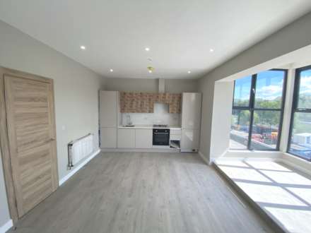 Stirling Way, Borehamwood, Image 2