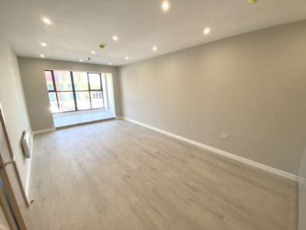Stirling Way, Borehamwood, Image 1