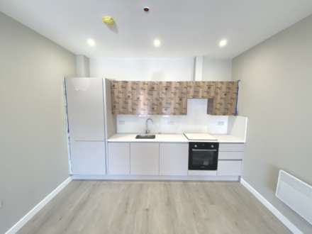 Stirling Way, Borehamwood, Image 3