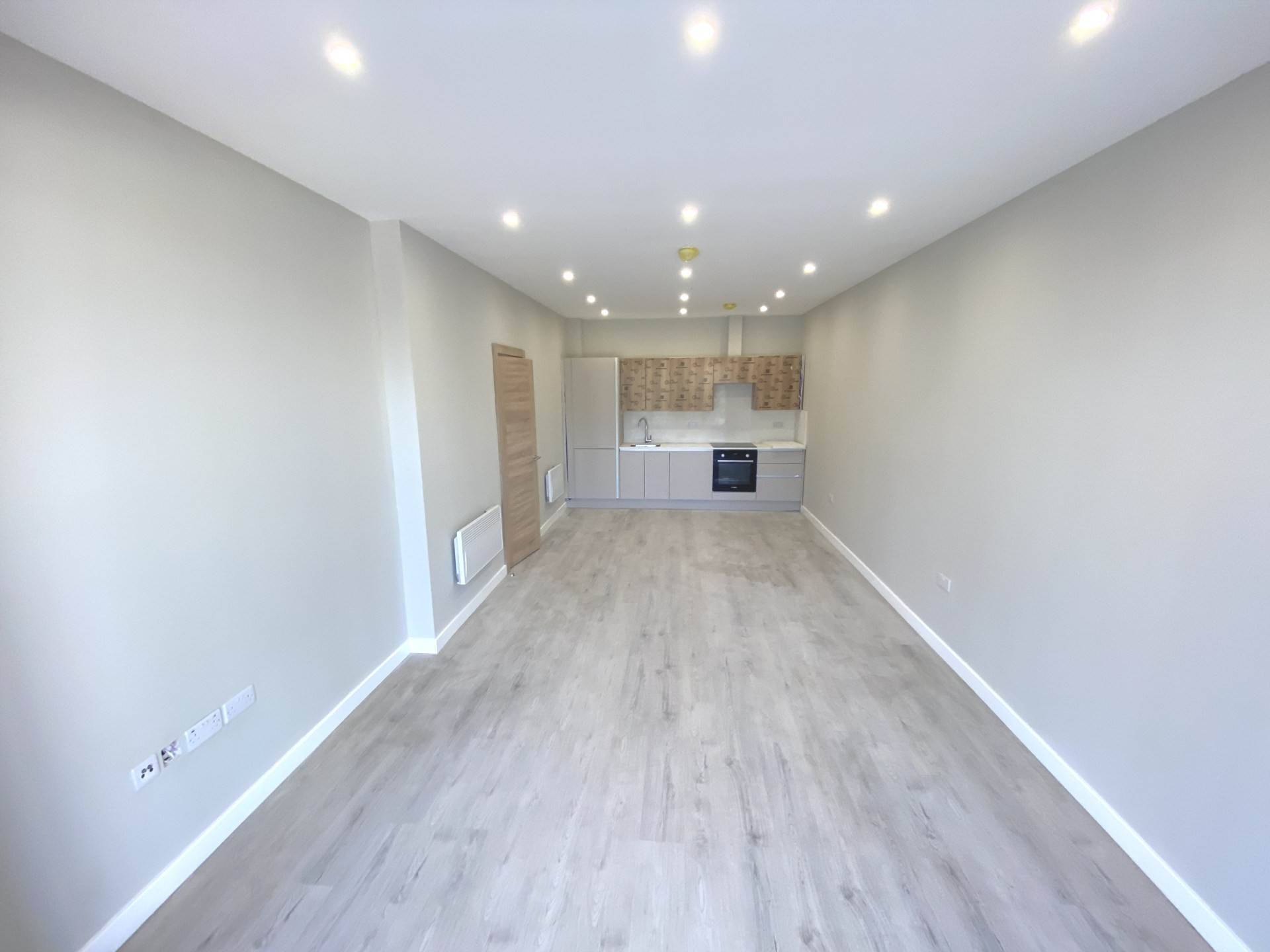 Stirling Way, Borehamwood, Image 2