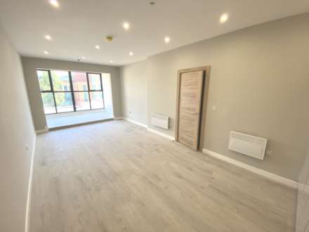 Stirling Way, Borehamwood, Image 1