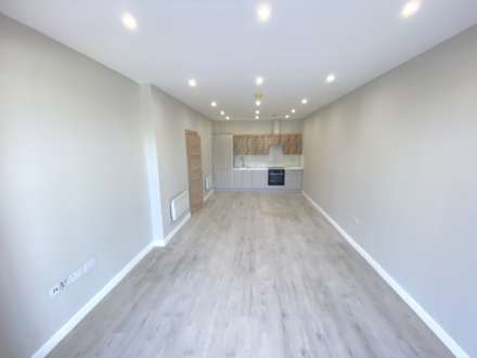 Stirling Way, Borehamwood, Image 2